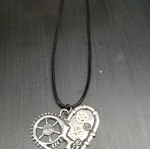 Mechanical heart pendant